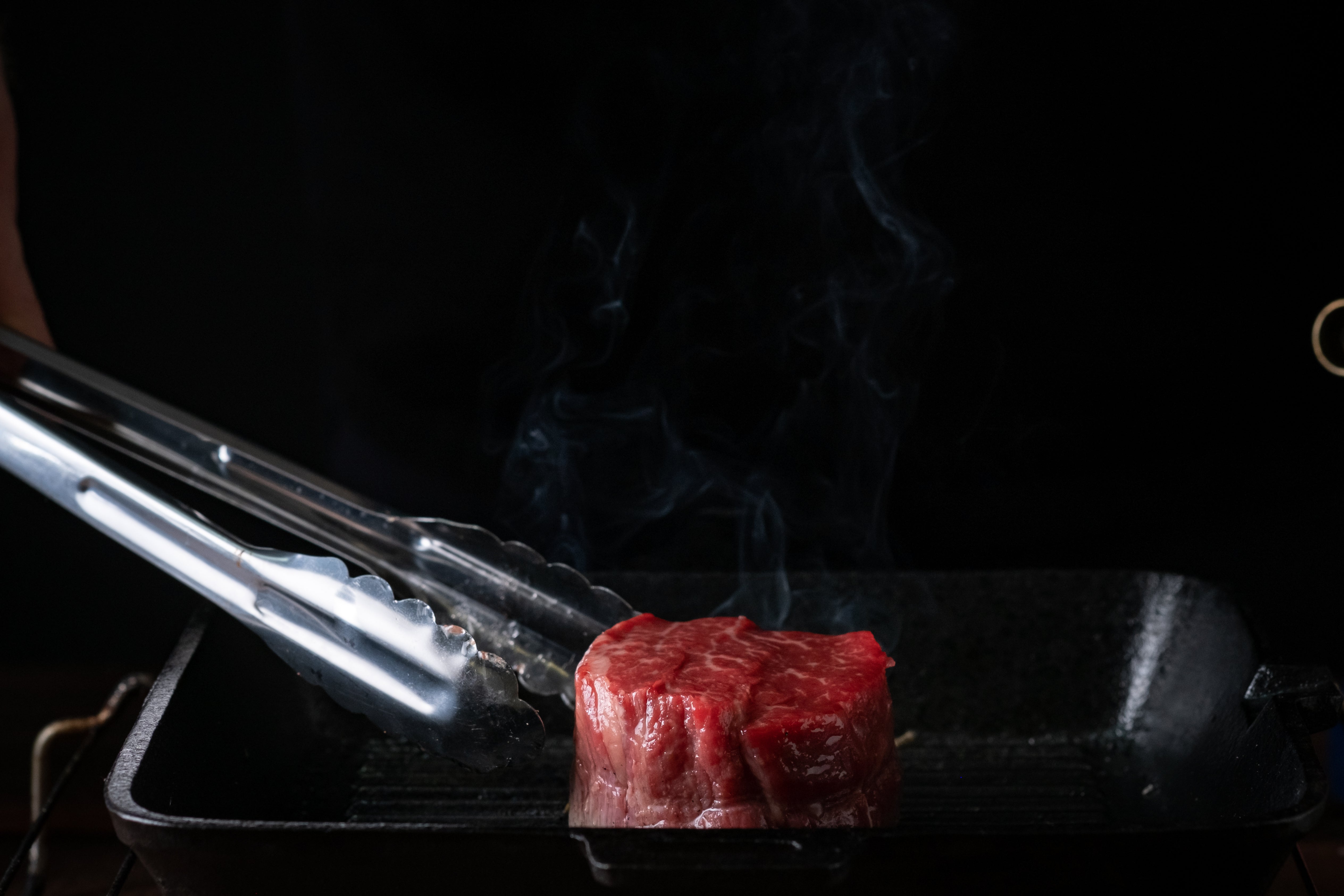 Mythos: Ein Steak darf nur einmal gewendet werden