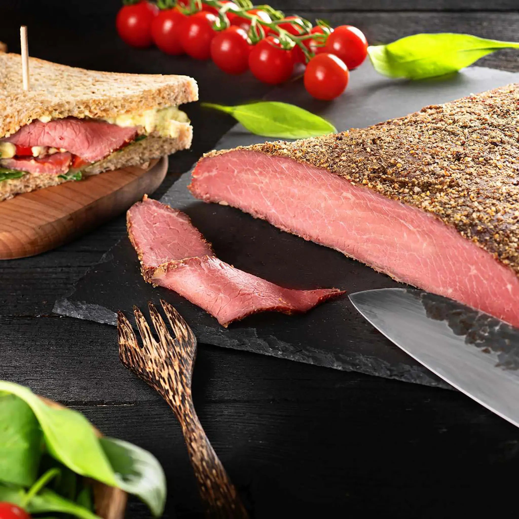 Pastrami - geräucherte, fein gewürzte Spezialität